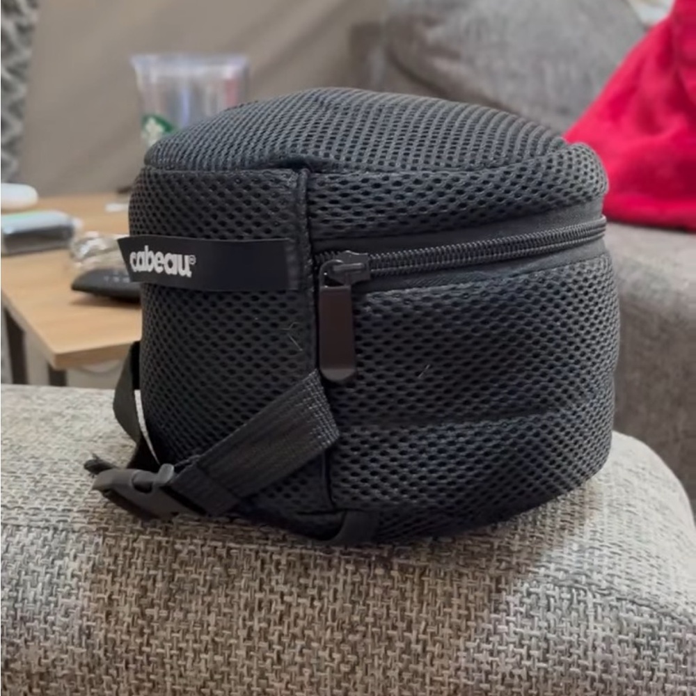 Cabeau Evolution Cool Neck Pillow Travel Support Comfort Adjustable Memory‎ Foam